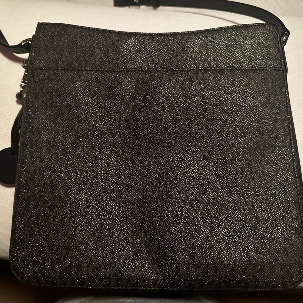 Jet Set Large Saffiano Leather Messenger Bag Gem